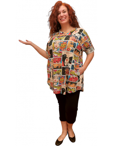 Camiseta larga estampada cómic con bolsillos tallas grandes.