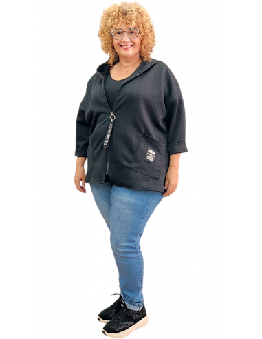 Chaqueta negra cremallera