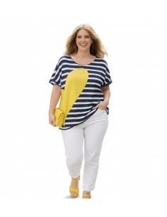 Camiseta tallas grandes rayas marineras y corazón amarillo