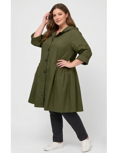 Gabardina corta verde militar tallas grandes corte evasé mujer.