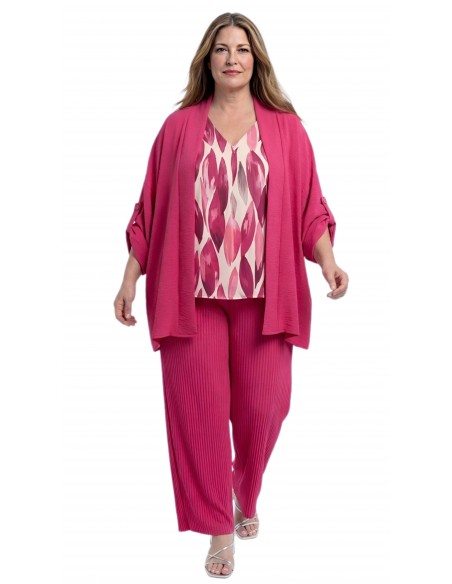 Conjunto fucsia de dos piezas para mujer en tallas grandes.